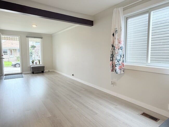 Photo - 1091 Marion Ave