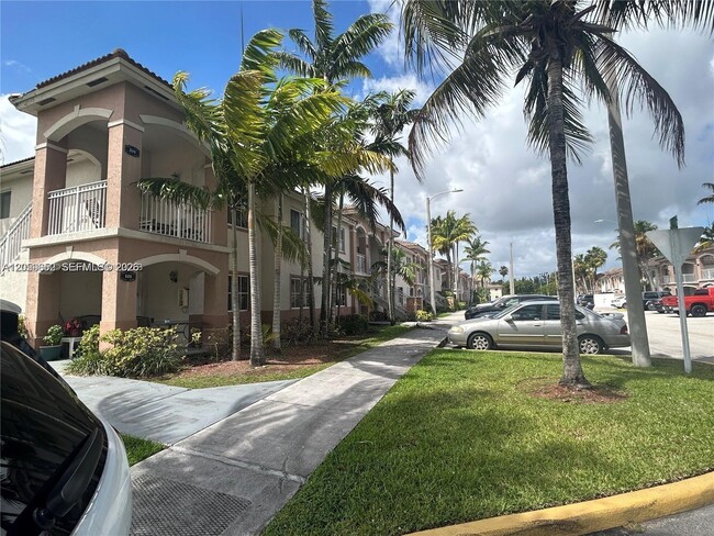 Building Photo - 1250 SE 31st Ct Unit 106-33