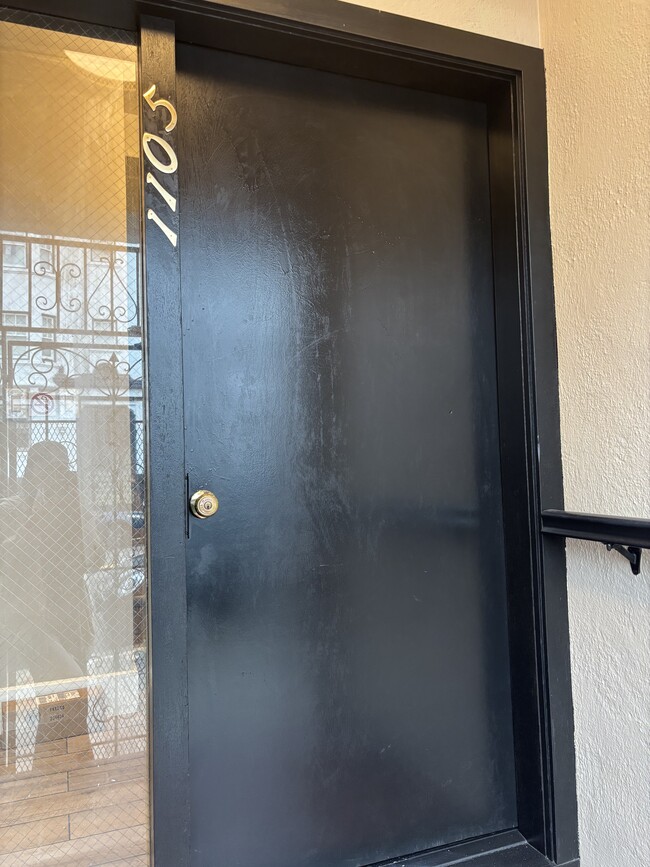 entrada - 1101 Leavenworth St Unidad 1