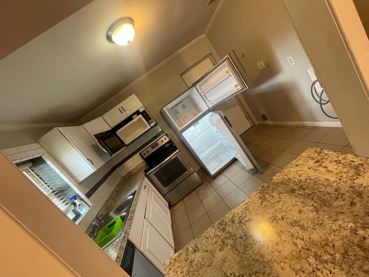 Photo - 5620-A-B Zanola Dr SW Unit A