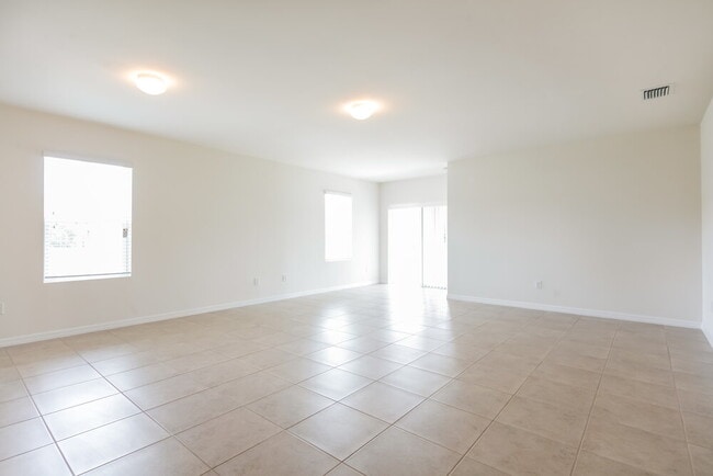 Photo - 714 SW 6th St