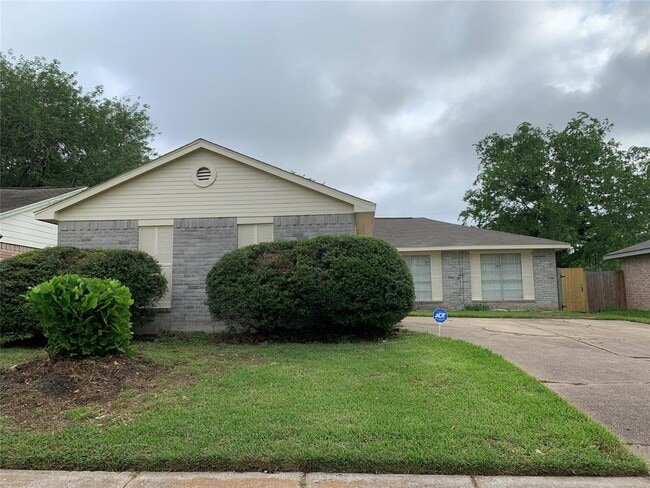 Photo - 6903 Harpers Dr House