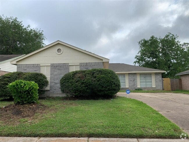 Building Photo - 6903 Harpers Dr Rental