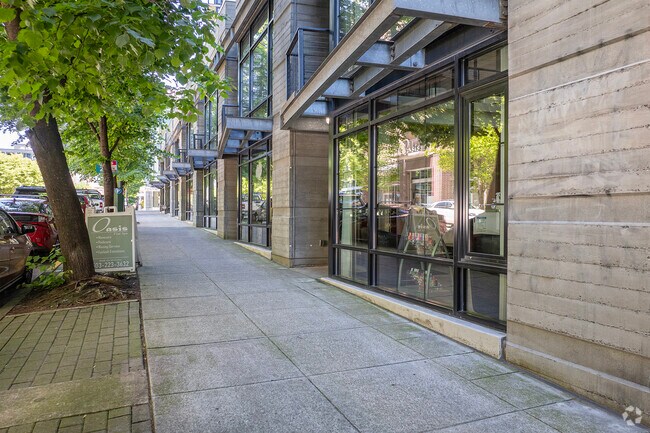 Retail Spaces - Streetcar Lofts