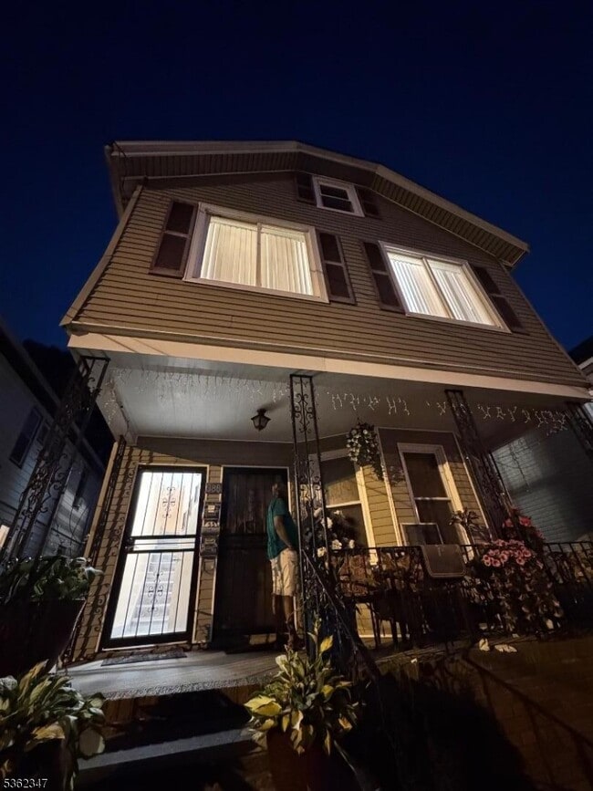 Photo - 388 E 9th Ave Unit 2