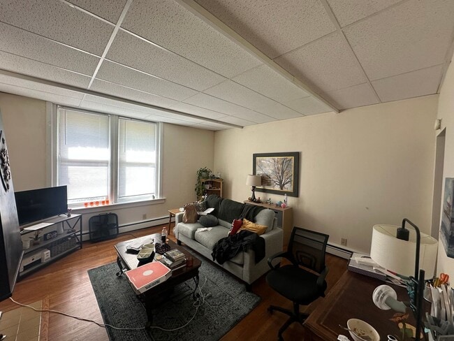 Photo - 2810-2812 Jefferson Ave Unidad 3