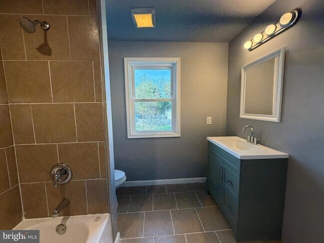 Photo - 5517 Schumacher Dr