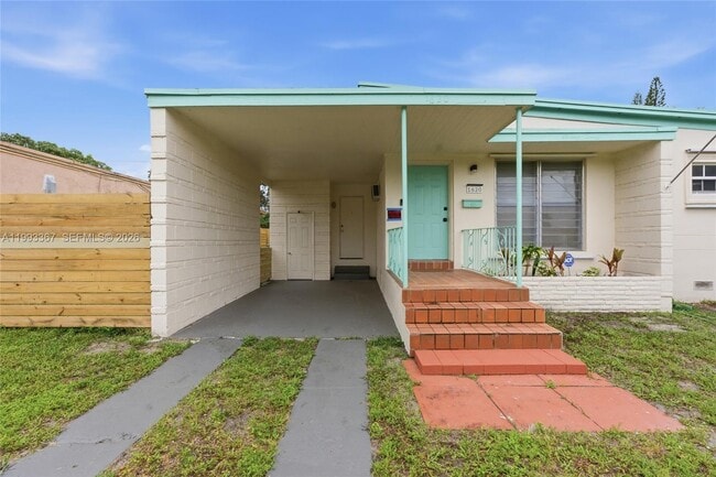 Photo - 1620 NE 160th St