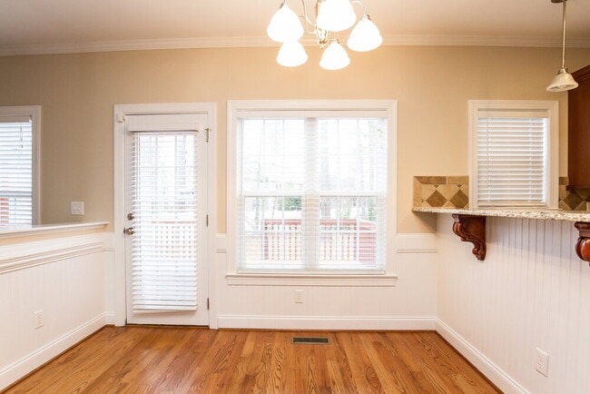 Photo - 221 Worthington Ct
