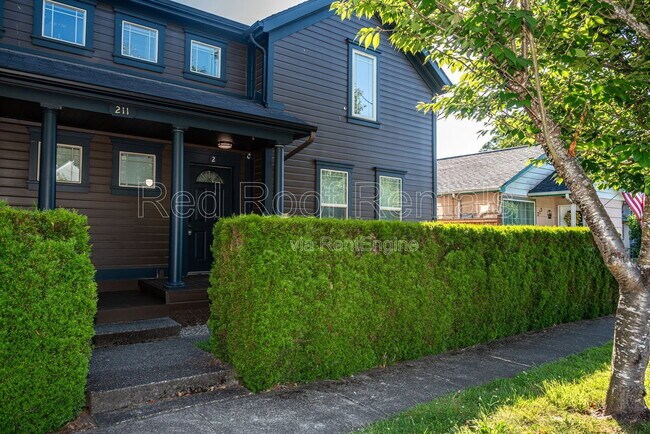 211 Varner Ave NE