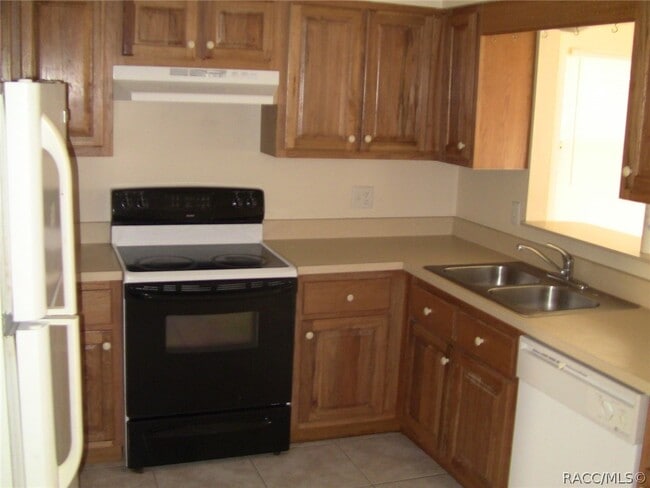 Photo - 198 W Valerian Pl