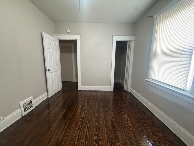 Photo - 3724 W 13th St Unidad Up