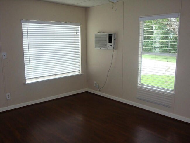 Photo - 2445 Precinct Line Rd