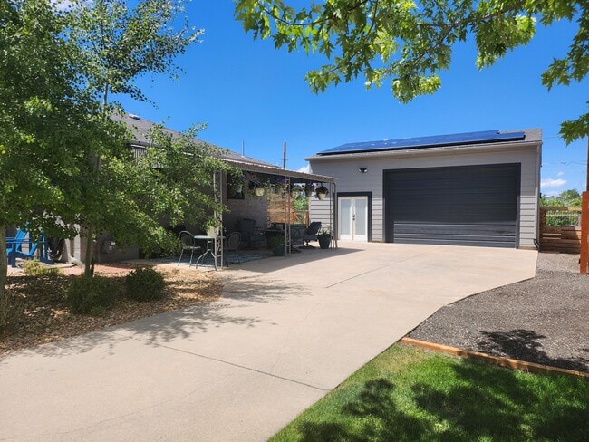 Building Photo - 1761 E 105th Pl Rental