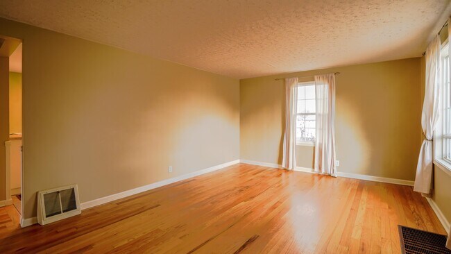 Photo - 2329 W Rowan Ave