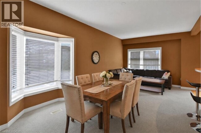 Photo - 60 Cloverleaf Dr