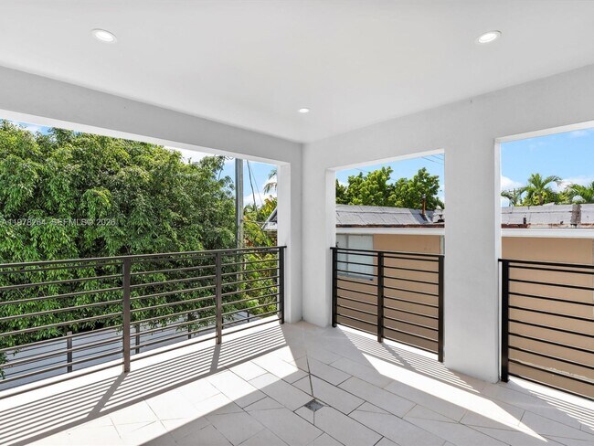 Photo - 1134 71st St