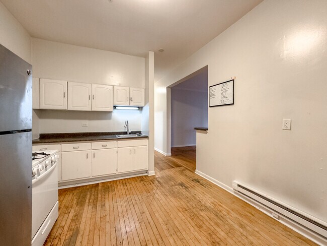 Photo - 917 W Waveland Ave Unit C3