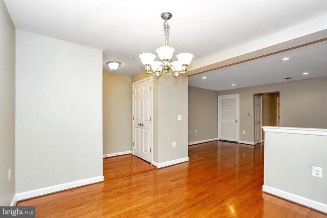 Photo - 4079 S Four Mile Run Dr Unit 402