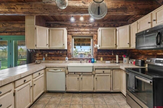 Photo - 1215 Co Rd 216