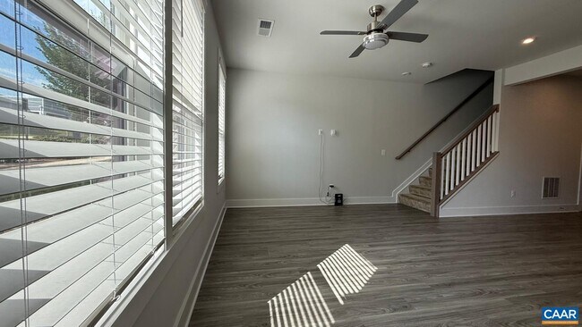 Photo - 608 Noush Ct