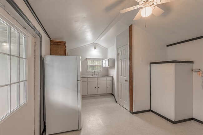 Photo - 128 Johnnie St