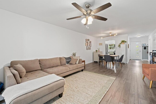 Photo - 3604 Clawson Rd Unit 203