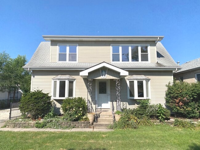 Building Photo - 4916 S Lorel Ave Unit 2 Rental