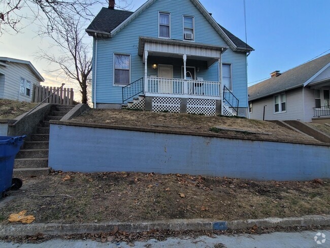 Building Photo - 111 S 13th St Rental
