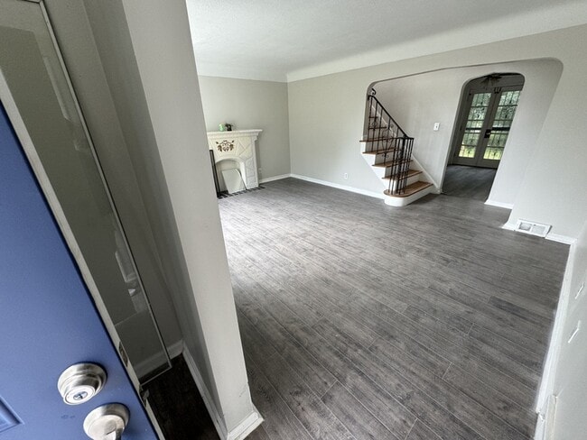 Photo - 18801 Invermere Ave