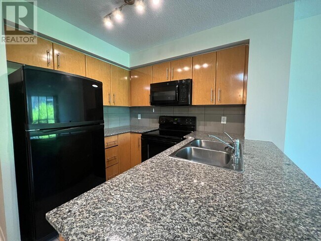 Photo - 16 Yonge St Unité 713