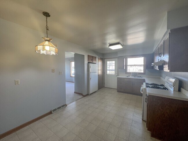 Photo - Spacious 2BD/1B Duplex unit in Ottawa! 140...
