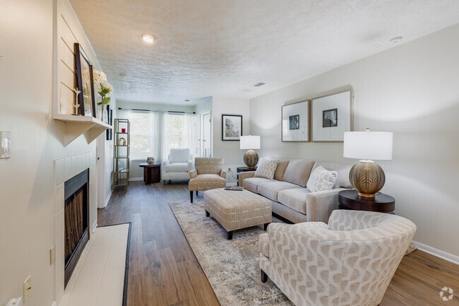 2BR, 2BA - 1,100SF - Living Room