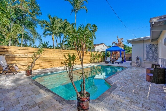 Photo - 1800 N Victoria Park Rd