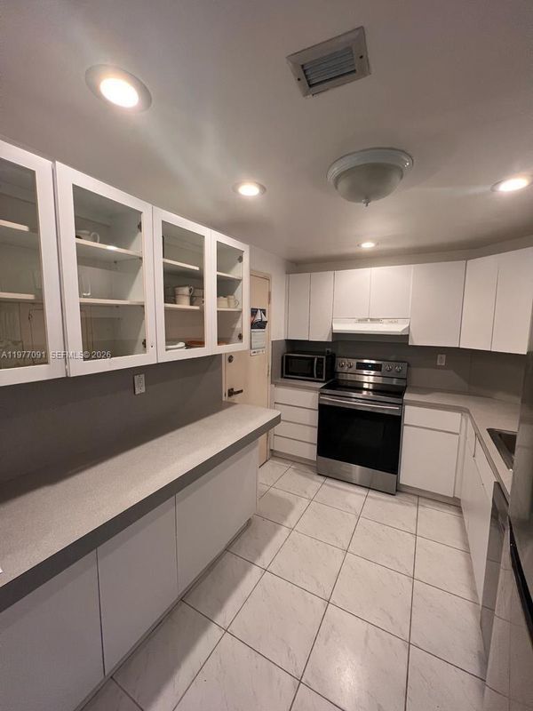 Photo - 300 Bayview Dr