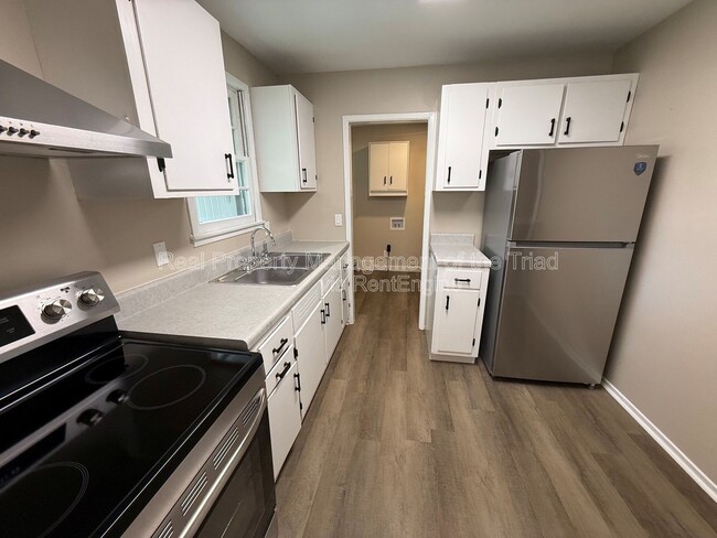 Photo - 2523 Overbrook Dr