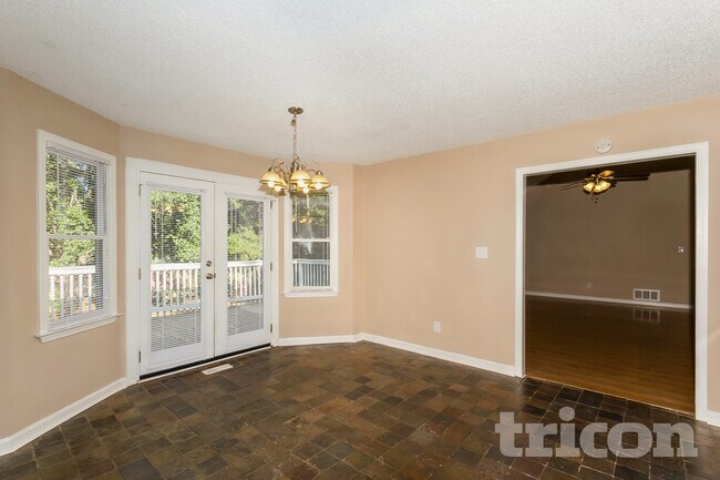 Photo - 2965 Windcrest Dr