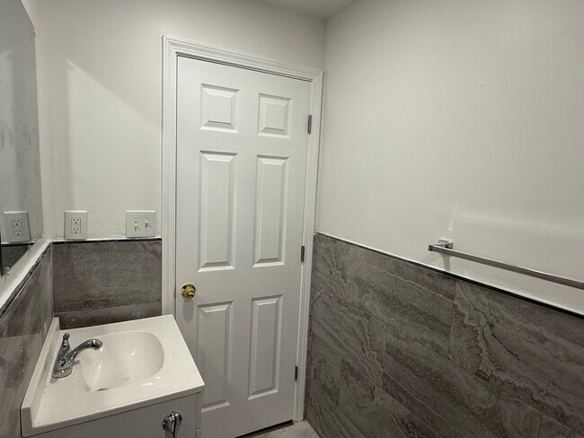 Photo - 242 Ophelia St House