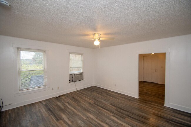 421 W Main St