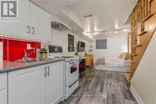 Photo - 148 Major St