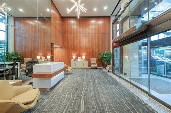 Photo - 320 Fort Duquesne Blvd