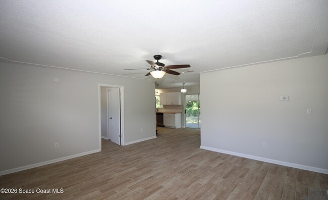 Photo - 75 Rivercliff Ln