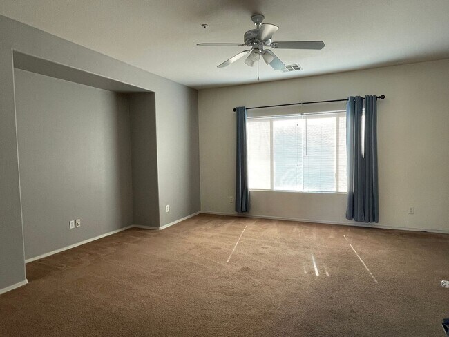 Photo - TWO WEEKS FREE ON 13 MO LEASE OAC/ COMMUNI...