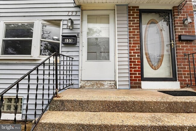 Photo - 153 W 21st St