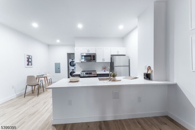 Photo - 10 Commerce Ct Unit 2F