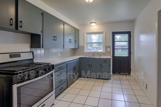 Photo - 607 SE 4th St Unit 1/2