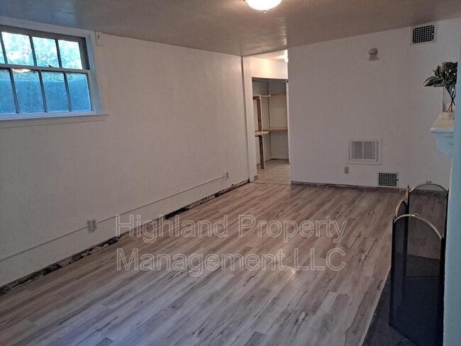 Photo - 1000 NE Creston Ln Unit #B