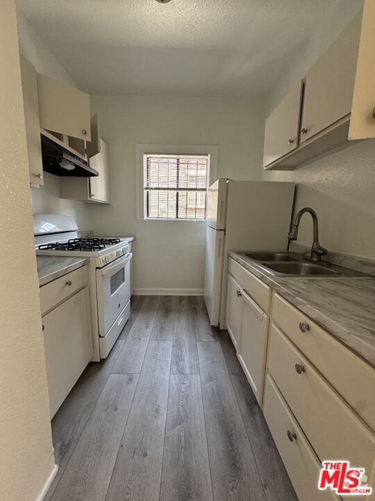 Building Photo - 3051 Leeward Ave Unit 211 Rental