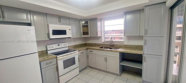 Building Photo - 200 NE 12th Ave Unit 3E