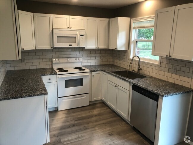 Building Photo - 1408 W Pine St Rental